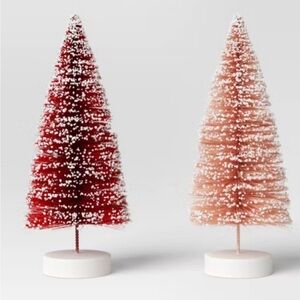 2pc 6" Sisal Bottle Brush Tree
Christmas Figurine Set - Wondershop™